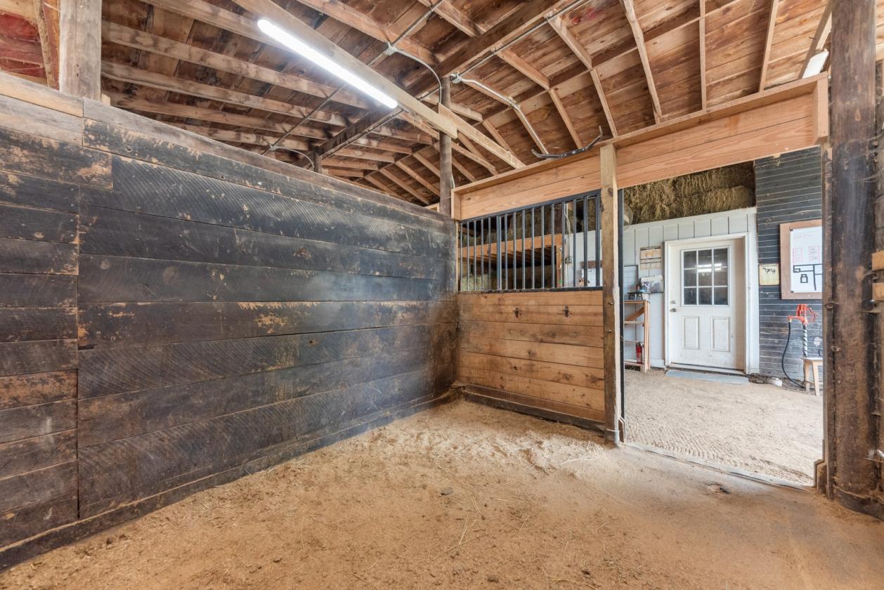 8/28/26 REDUCED - Boarding Farm 30 mins SW of WEC! - photo 6