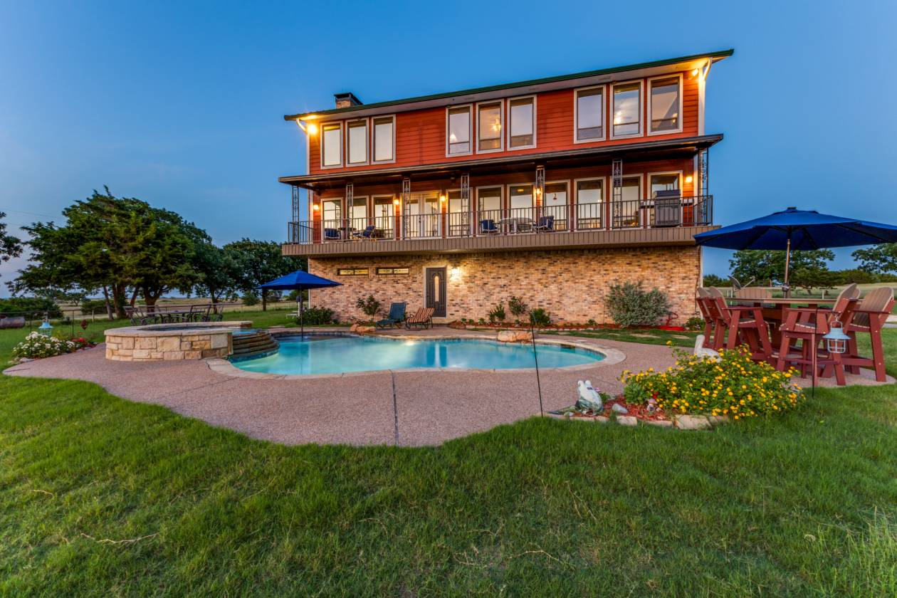 Horse Property for sale.