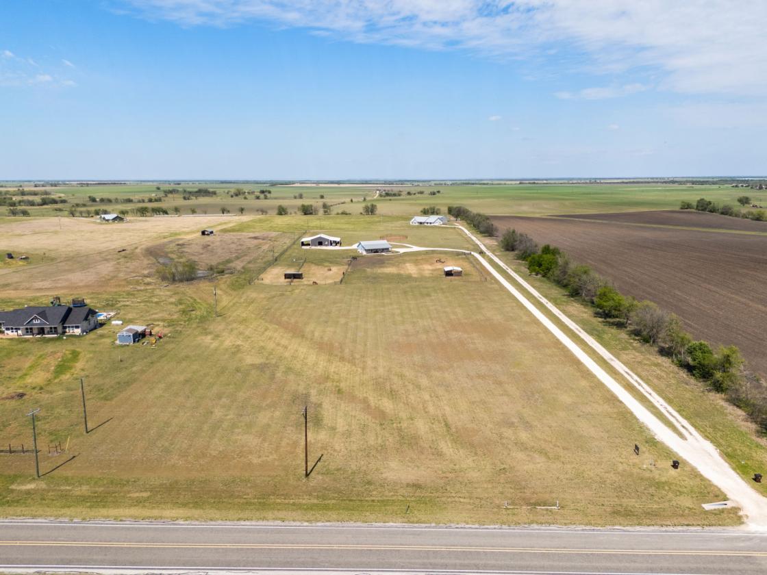 Pristine Equestrian Farm with 10.01 Acres - photo 9