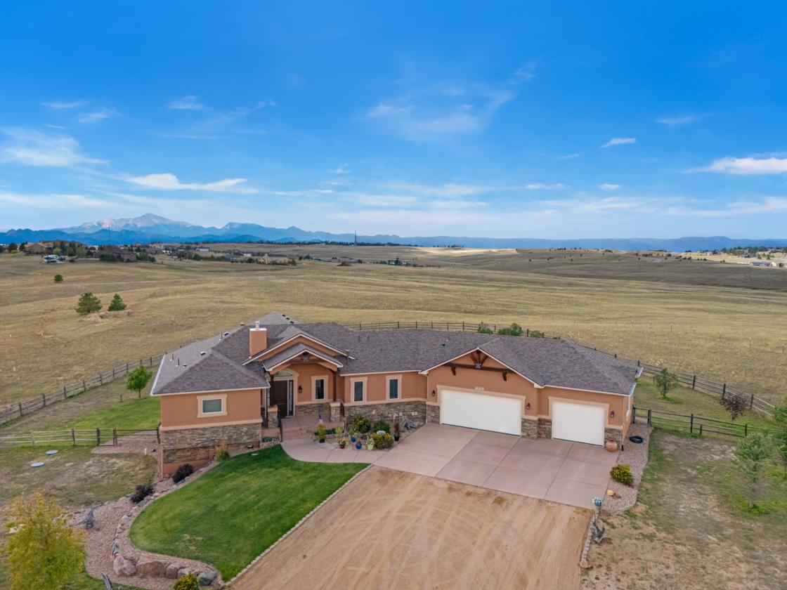 Gorgeous Mountain Contemporary Home on 35 Acres - photo 26