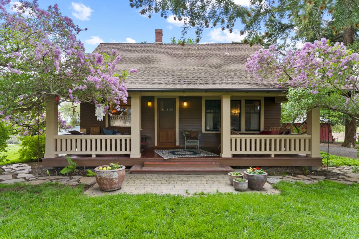 Horse Property for sale.