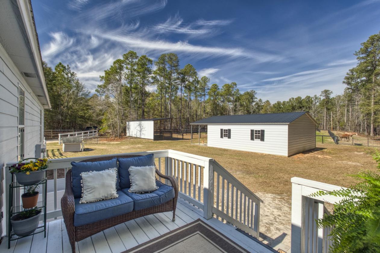 Turnkey & Private 2-Acre Horse Property - photo 22