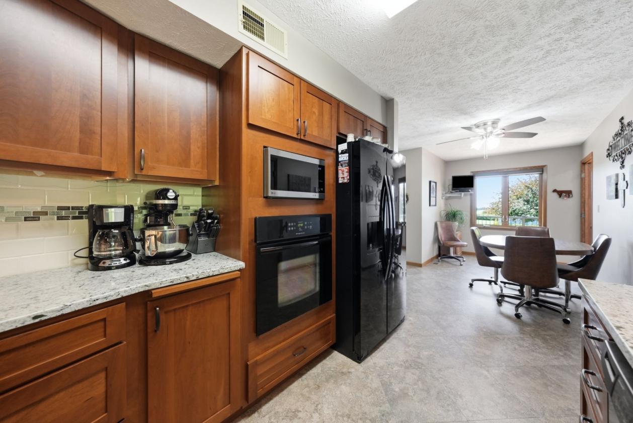 Meticulously Well Maintained Acreage! - photo 15