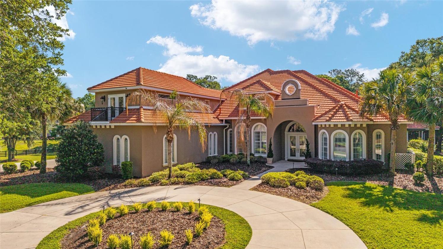 Modern Estate in Country Club Farms - photo 5