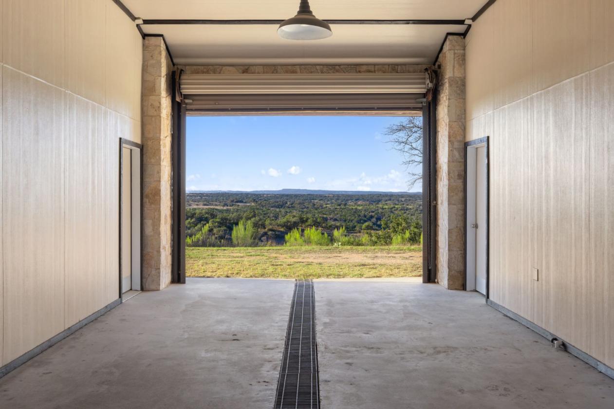 43± AC with Equestrian Barn in Preservation Ranch - photo 18
