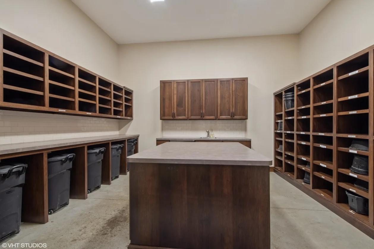 Luxury Equestrian Facility at Its Best - photo 12