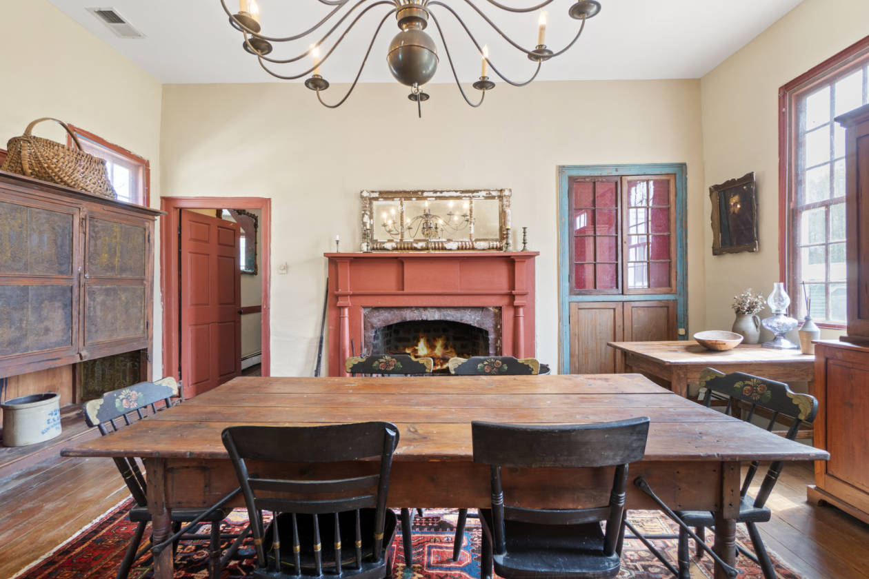 Pre-revoutionary home on a 10-acre horse farm! - photo 11