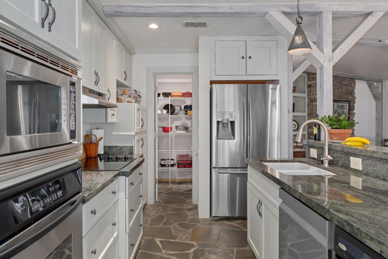 A Rare Equestrian Retreat in Pine Ridge Estates - photo 7