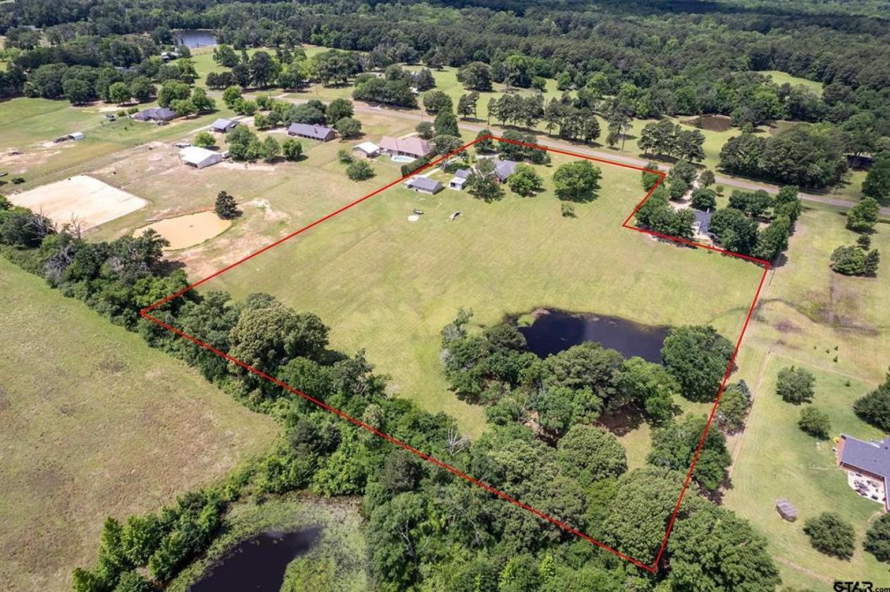 Peaceful country living on 9.6 acres - photo 4
