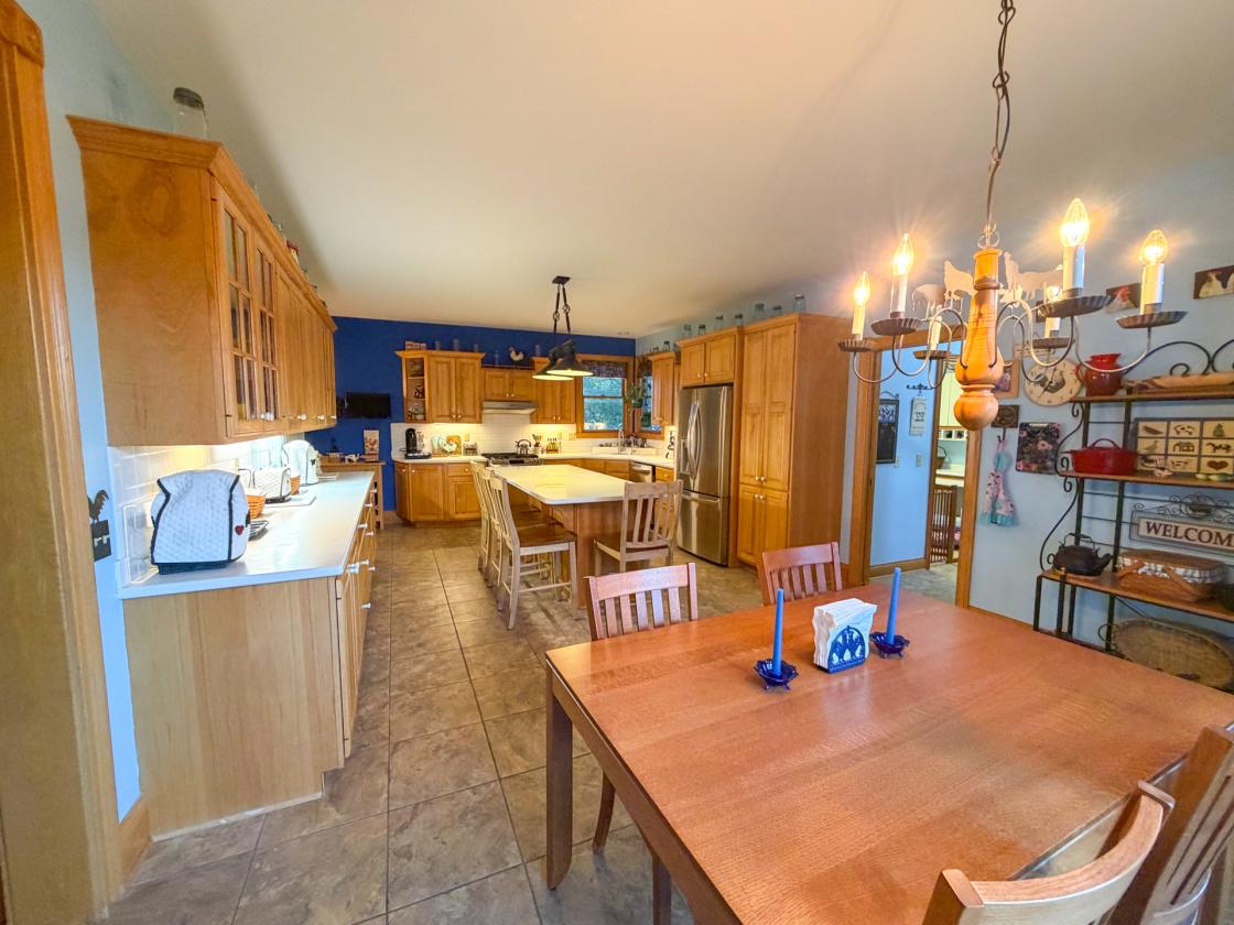 Beautiful Horse property nestled on 20 acres - photo 20