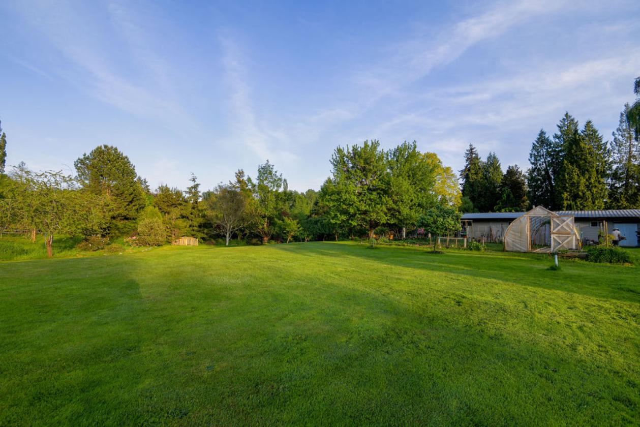 Luxury legacy estate on park-like 4.64 acres - photo 30