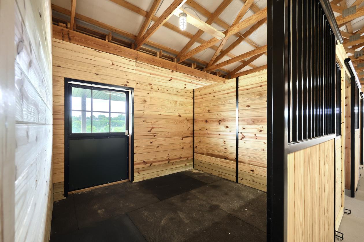 Stunning Horse Property with Indoor Arena - photo 8