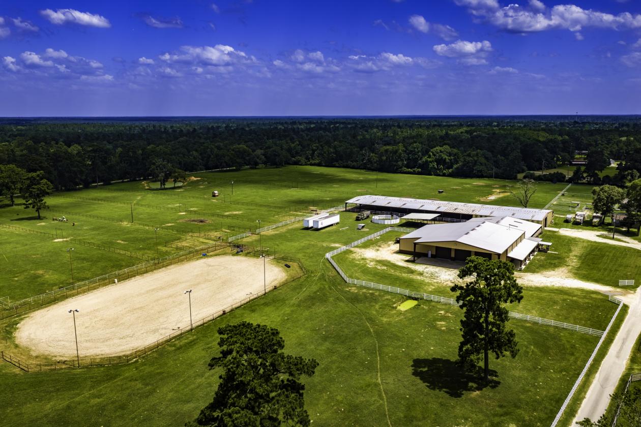 35.14± Acres | Premier Horse Property with Covered - photo 4