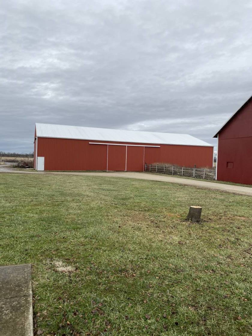 Mini farm with indoor arena! Two acres with additional acreage