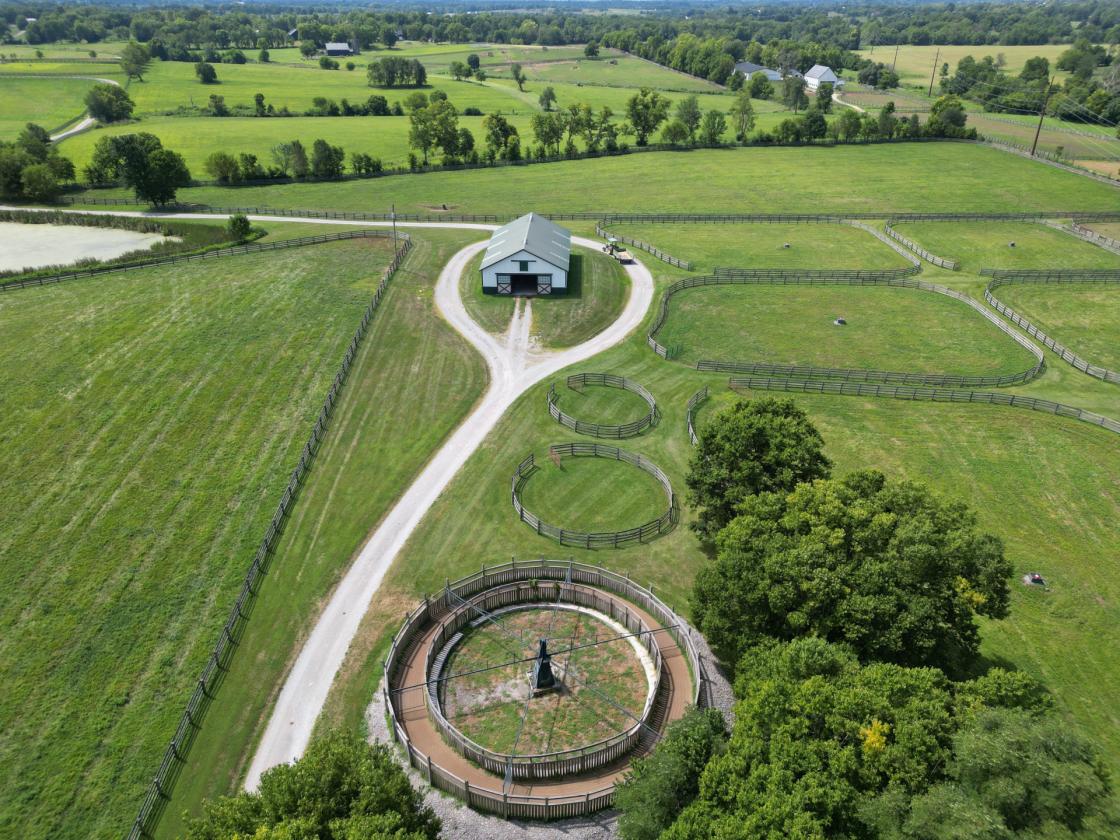 Turn-Key Horse Farm in the Heart of the Bluegrass - photo 8