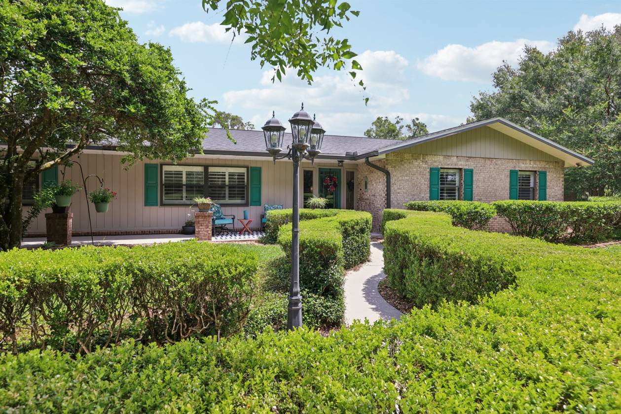 Horse Property for sale.