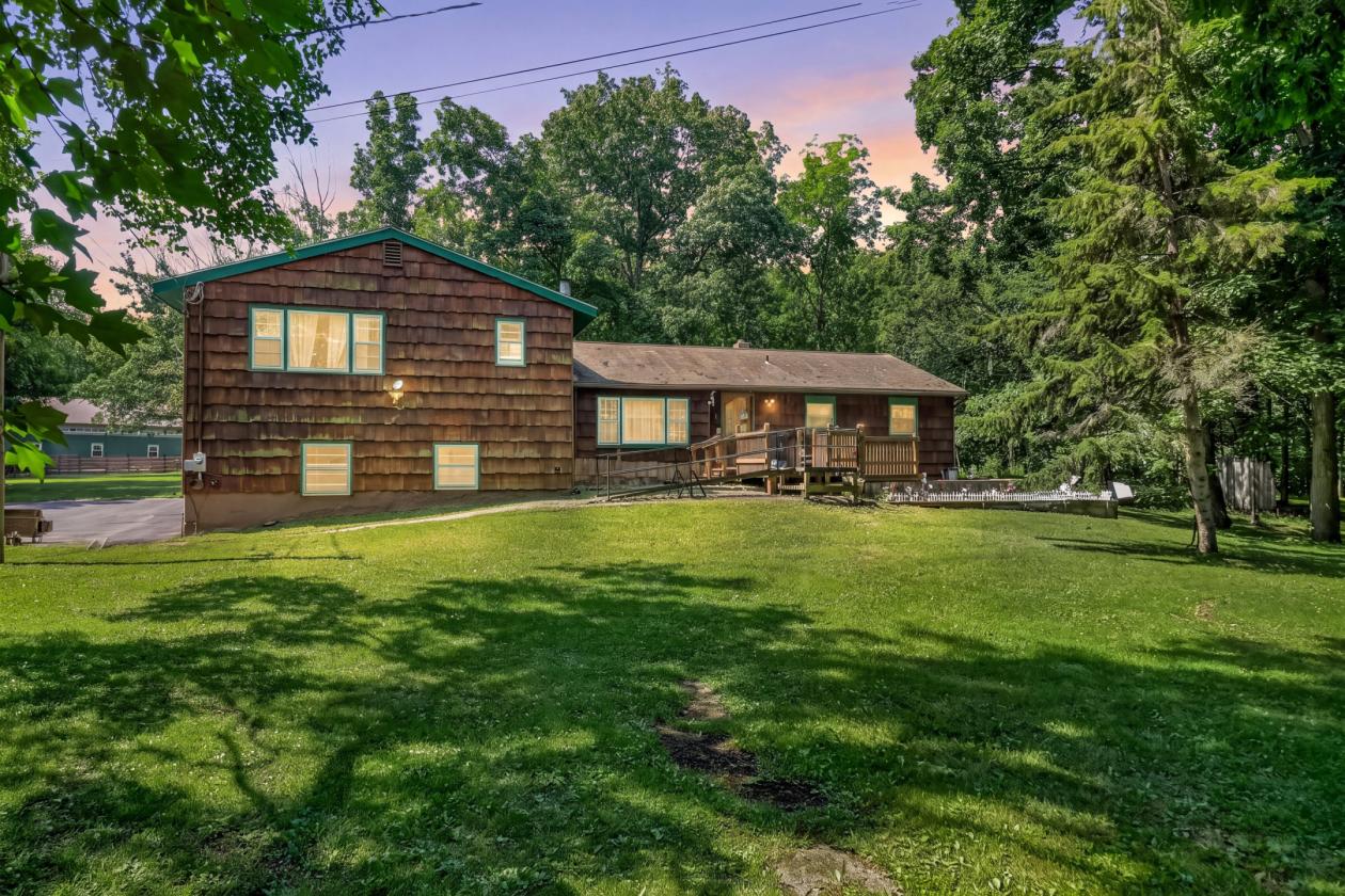 Private 5+ Acre Mountain-Top Equestrian Property - photo 5