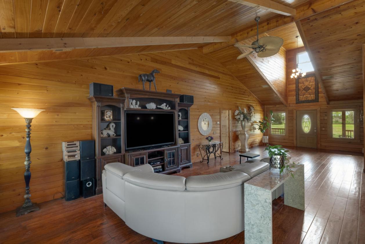 Luxury Farm on 5.96 Acres - photo 6