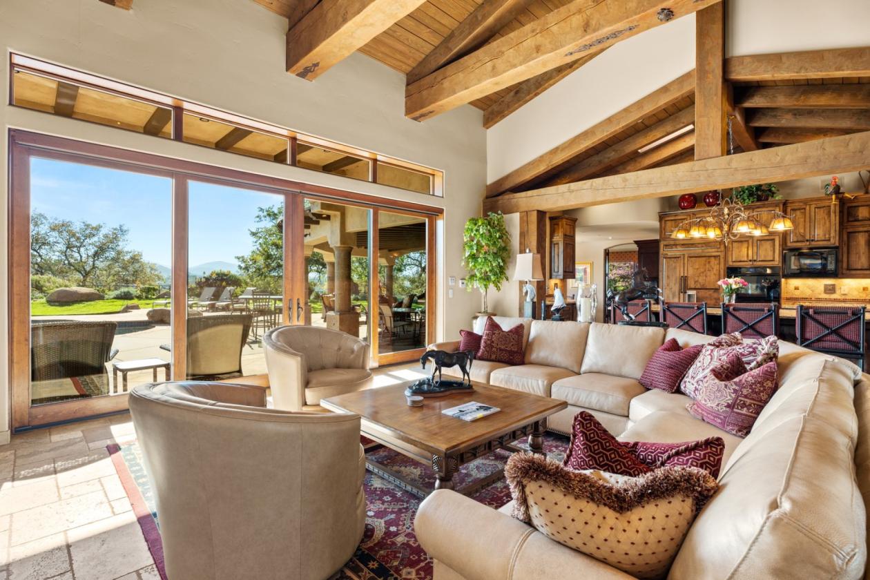 Luxury Equestrian Estate, Resort home, 352 Acres - photo 12