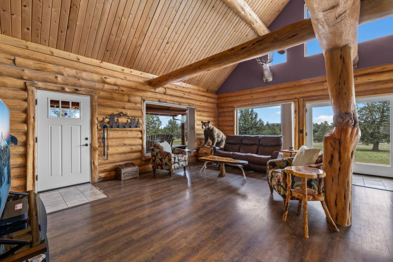 Rustic Elegance in Central Oregon w/ Barn & ADU - photo 3