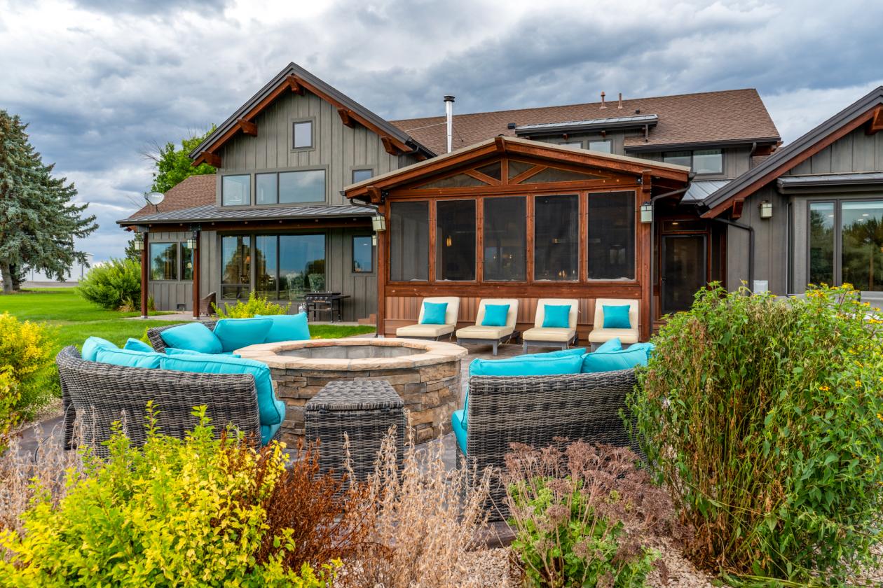 A Grand Wyoming Equestrian Estate Near Yellowstone - photo 11
