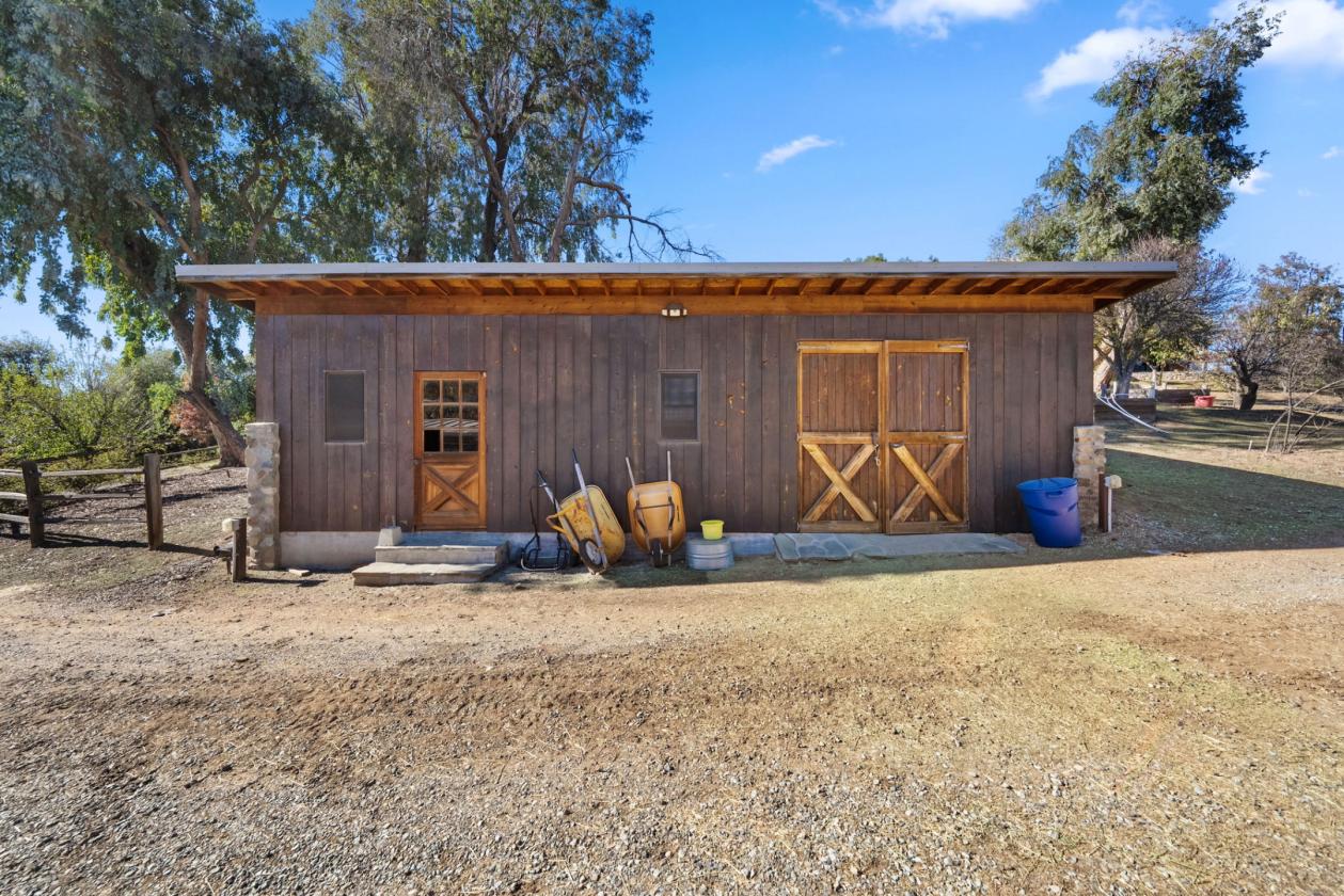 Horse Ranch in Ortega Mountian - photo 9