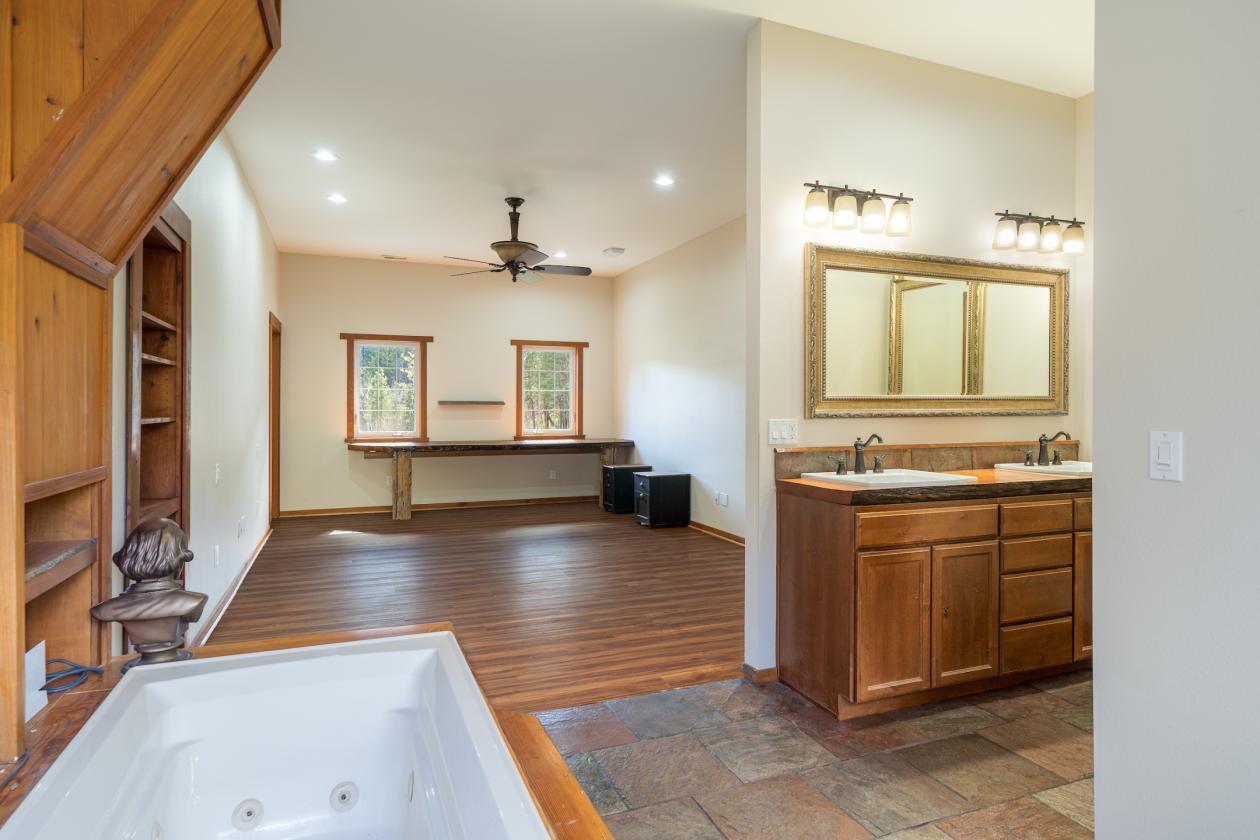 Secluded equestrian estate bounded by nat forest - photo 18