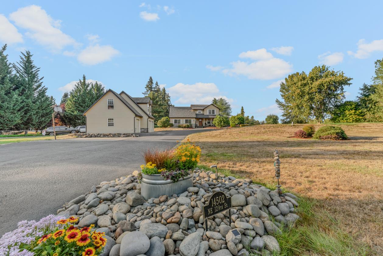 5 Ac Horse Property w/3.5 Stall Barn & Lovely Home - photo 24