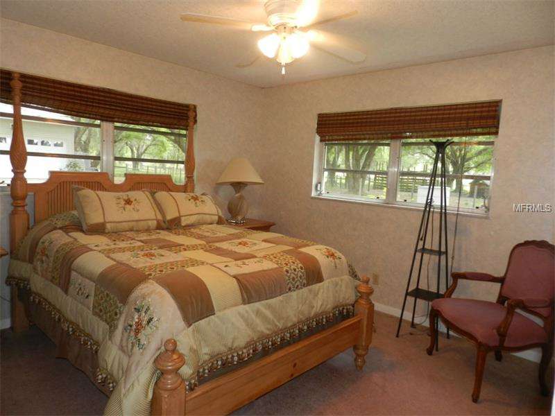 REDUCED! Country Estate on 10 Acres with Main House, Guest... Arcadia