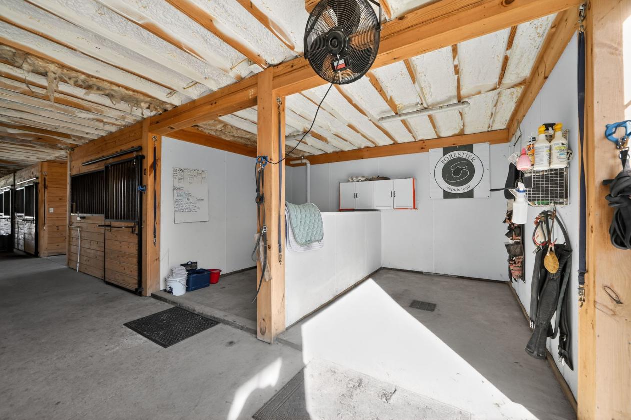 8 Stall Equestrian Farm & Training Facility - photo 26
