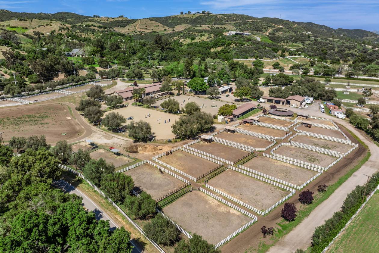 Home & Equestrian Facility-20 Acres-Hidden Valley - photo 5