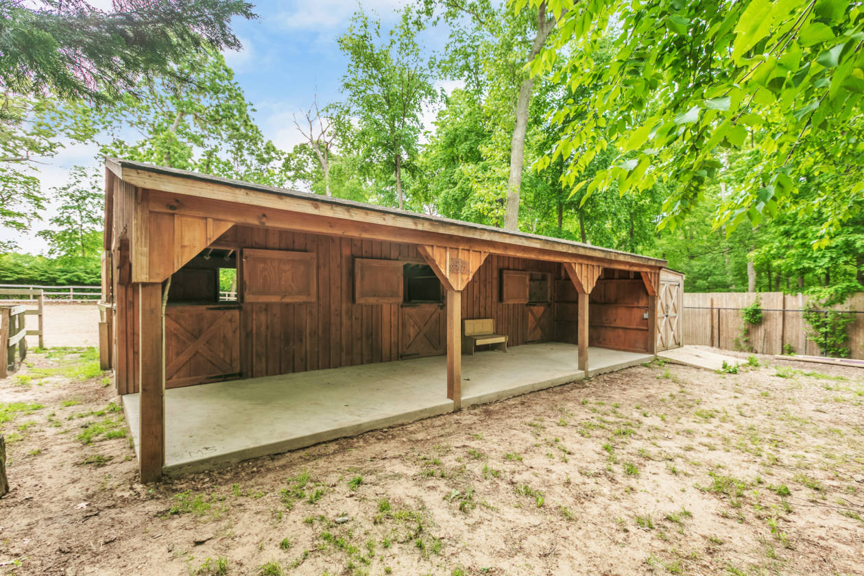 Breathtaking Horse Property set on 2 Acres Smithtown, Suffolk County