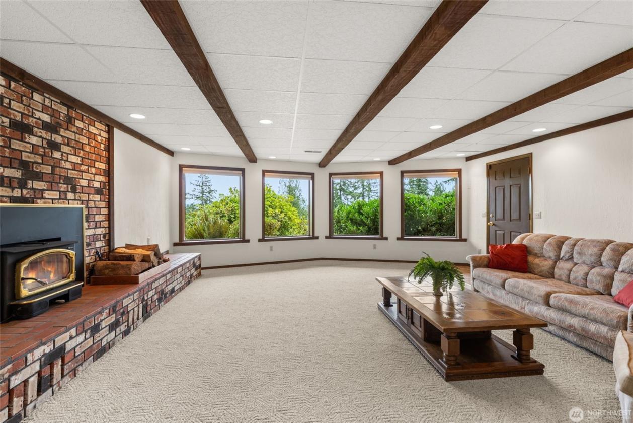 78-Acre Estate with Mountain Views & Orchard - photo 18
