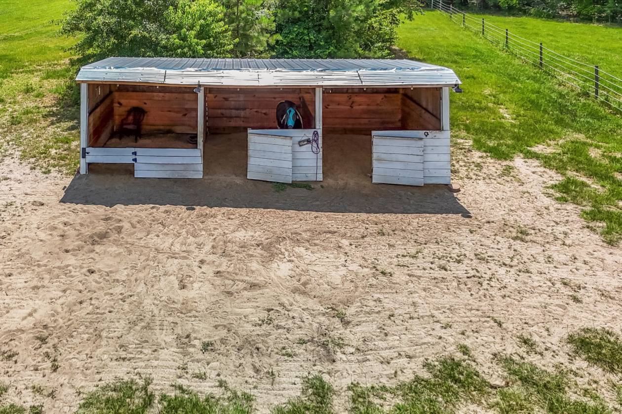 Affordable Hobby Farm 3 Stall Shelter - photo 22