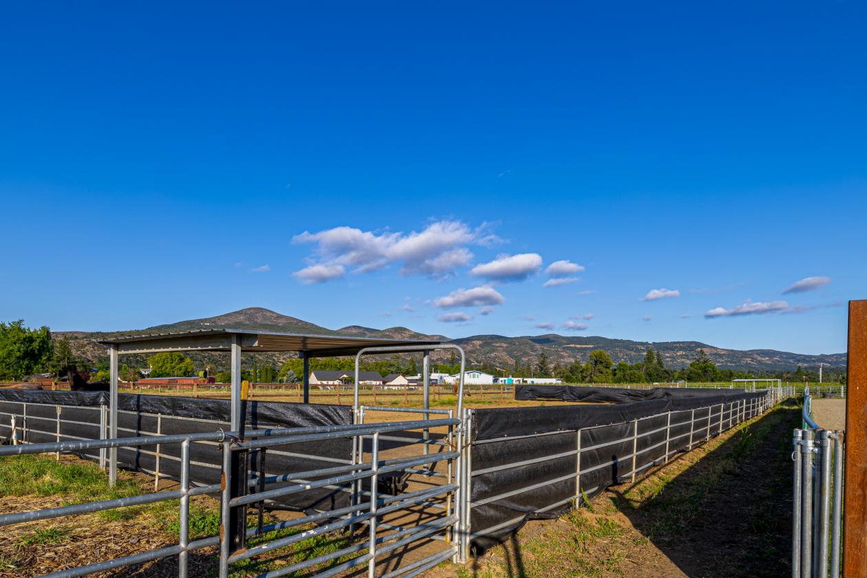 A Rare Two-Parcel Equestrian Estate in Napa Valley - photo 17