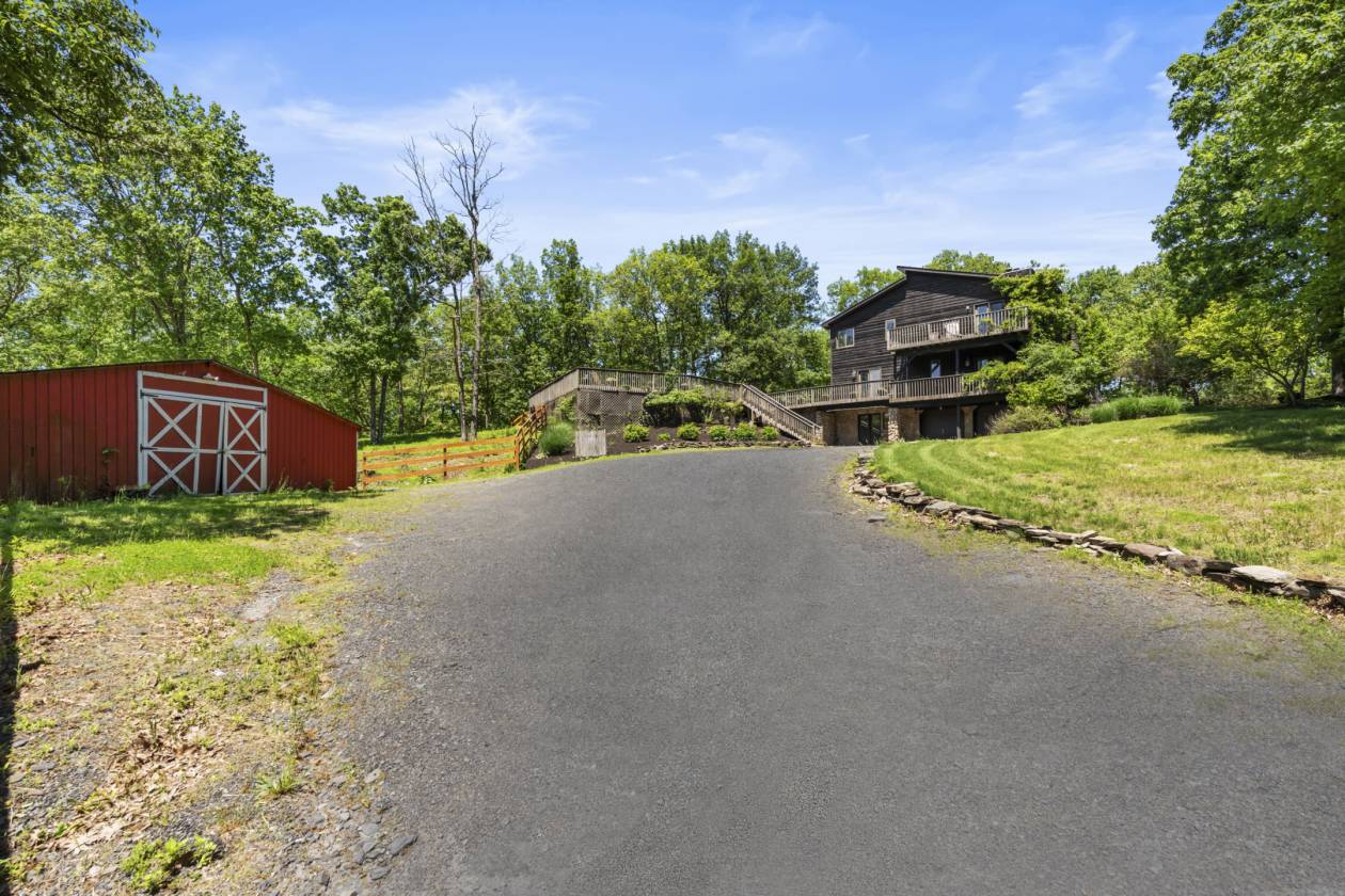 Horse Property for sale.