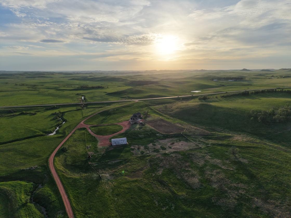 EXECUTIVE EQUESTRIAN ESTATE ON 36+ ACRES - photo 4