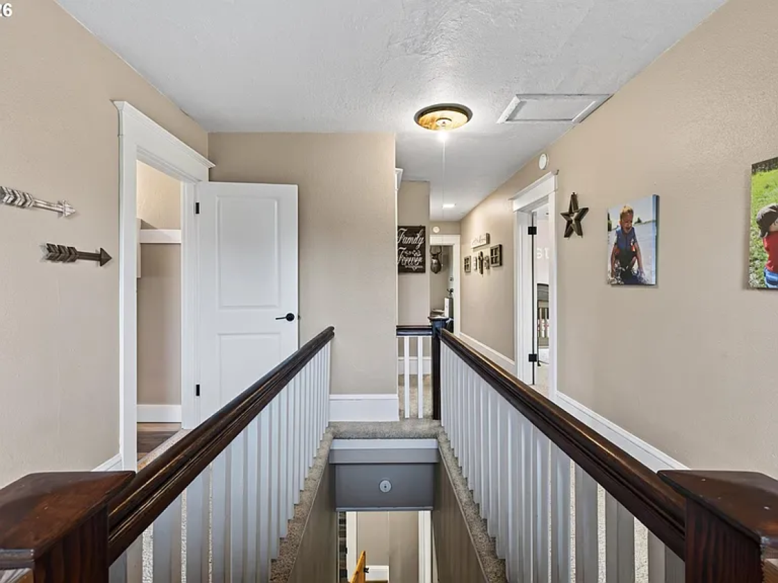 Luxury Equestrian Estate with 35 Stalls! - photo 15