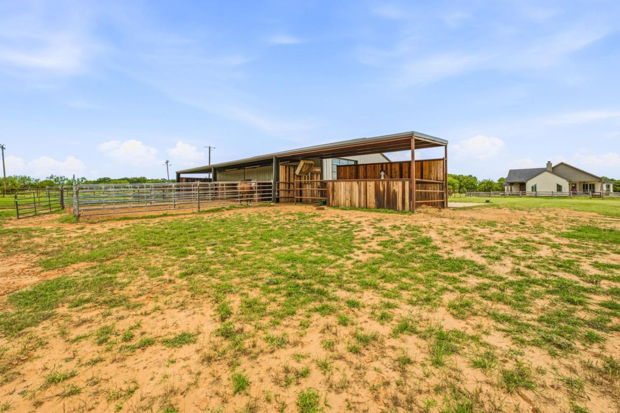 Gorgeous, Rock Home Situated on 15.4 Coastal Acres - photo 24