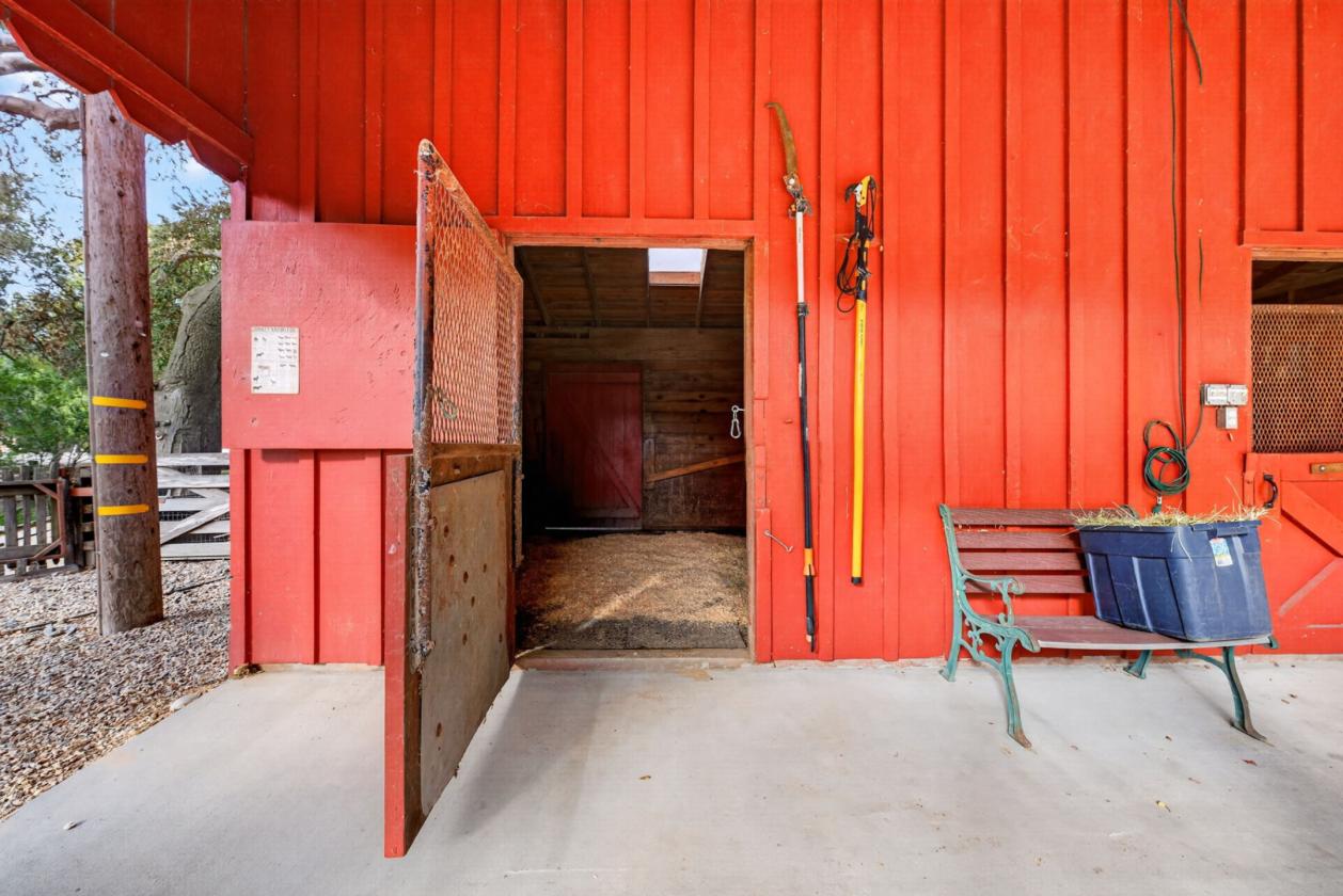 Exceptional Salinas Ranch:  Guest Quarters & Views - photo 18