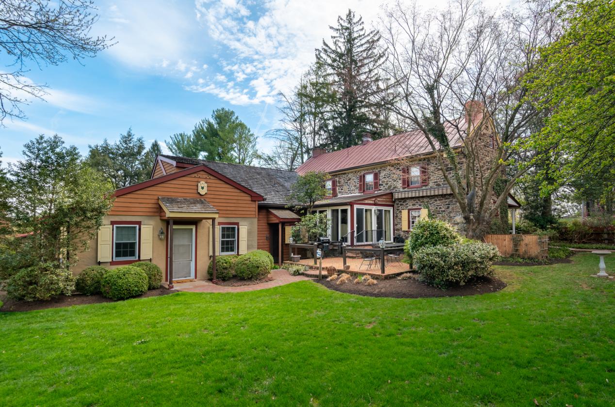 Timeless Colonial Charm - photo 4