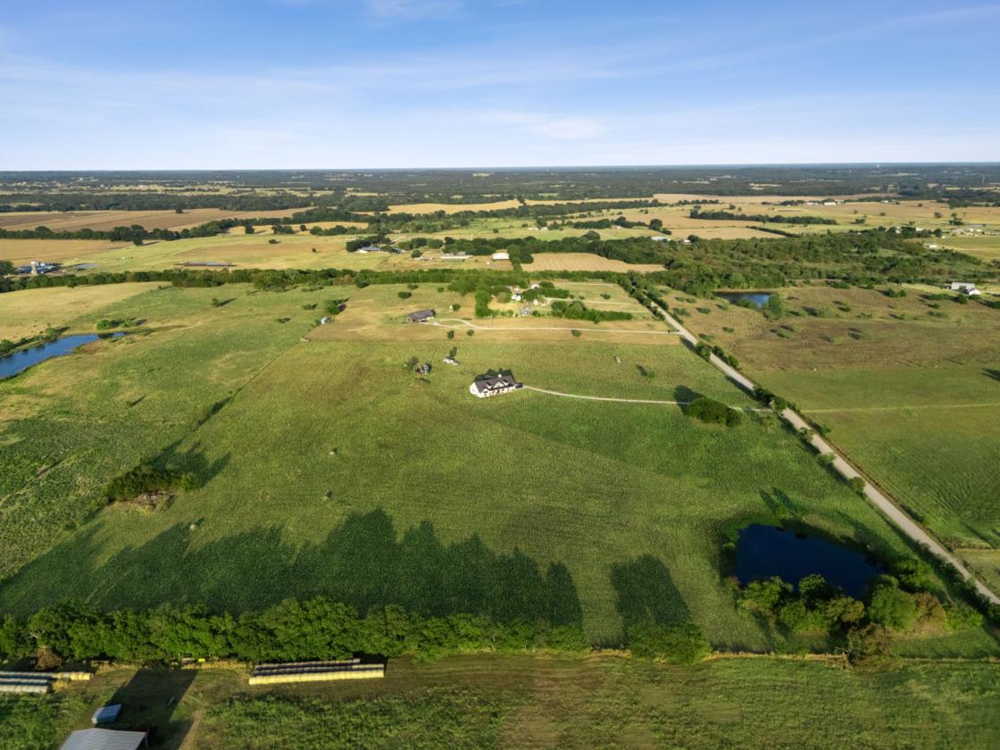 26+ Acres | Modern Farmhouse - photo 2