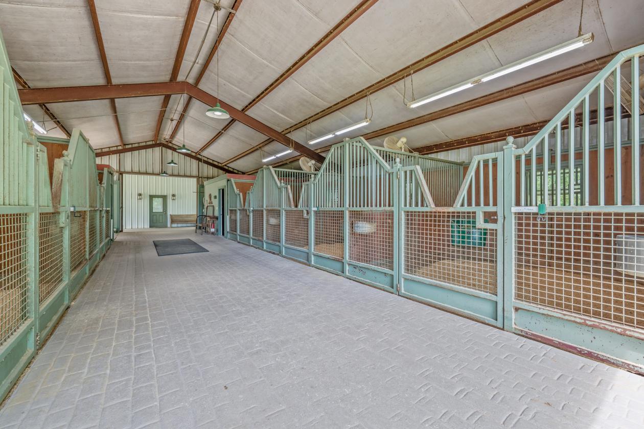 An Iconic Equestrian Estate - photo 27