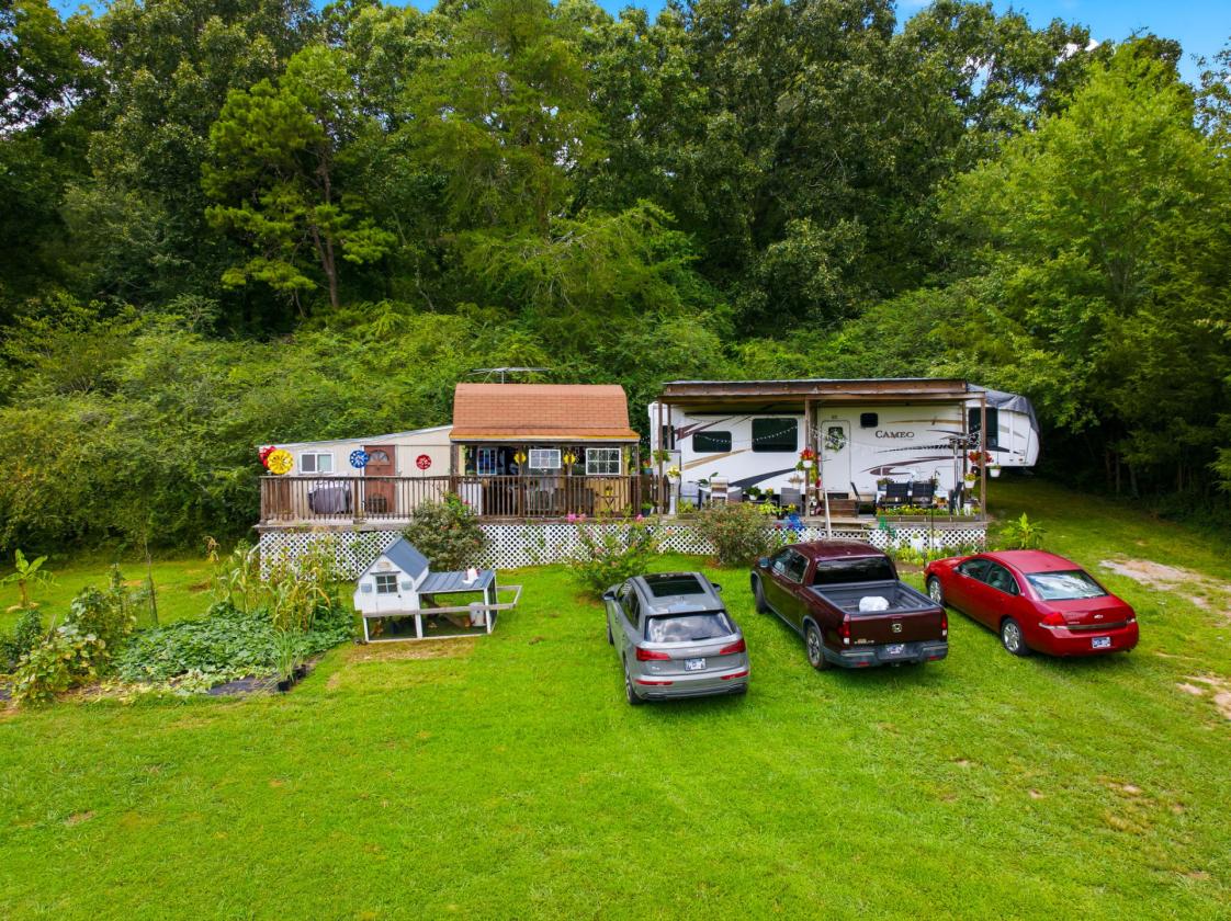 Private, level 4.5 acres! - photo 5
