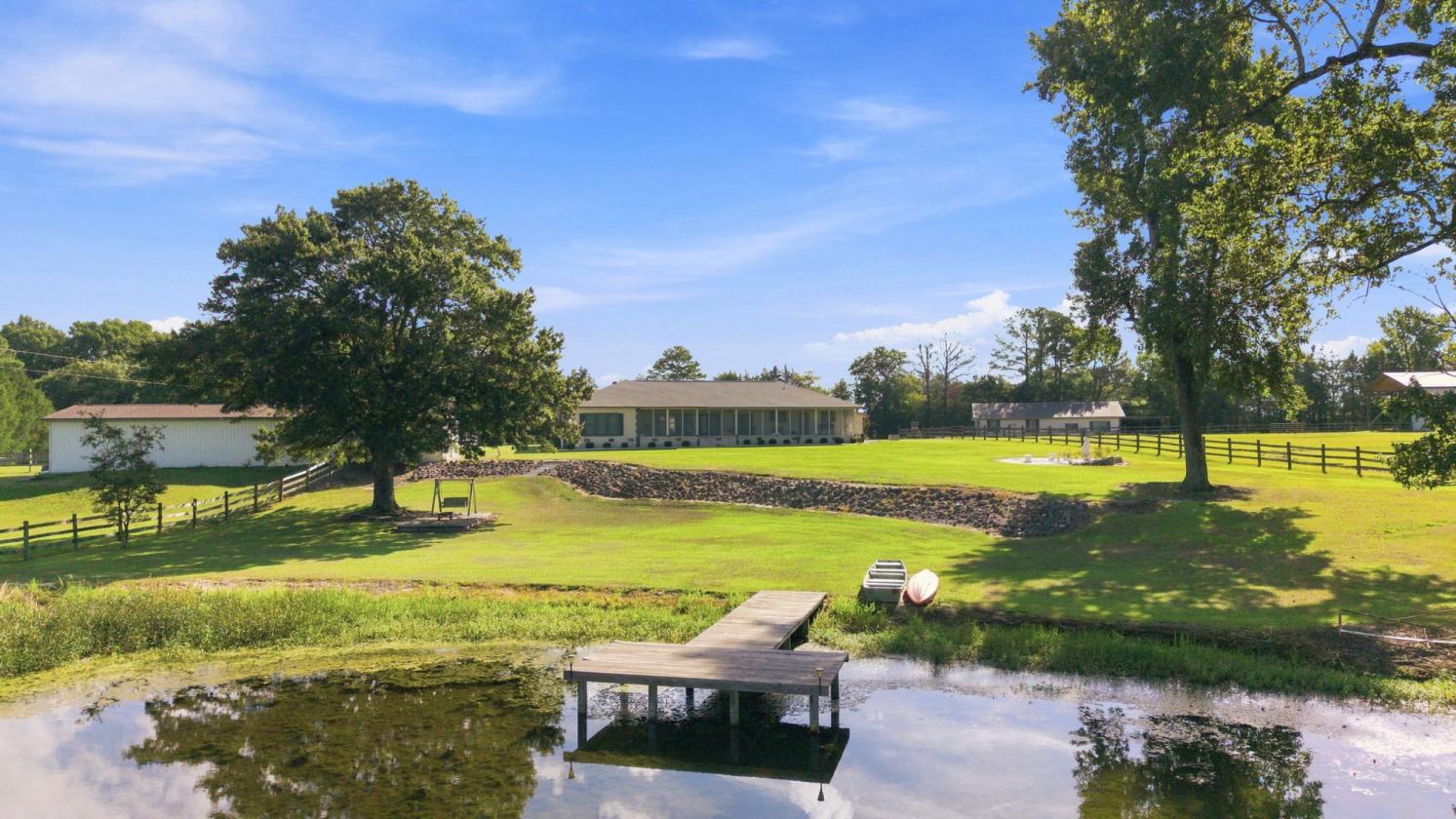 Dream Equestrian Estate with 5 Stable Barn & more - photo 30
