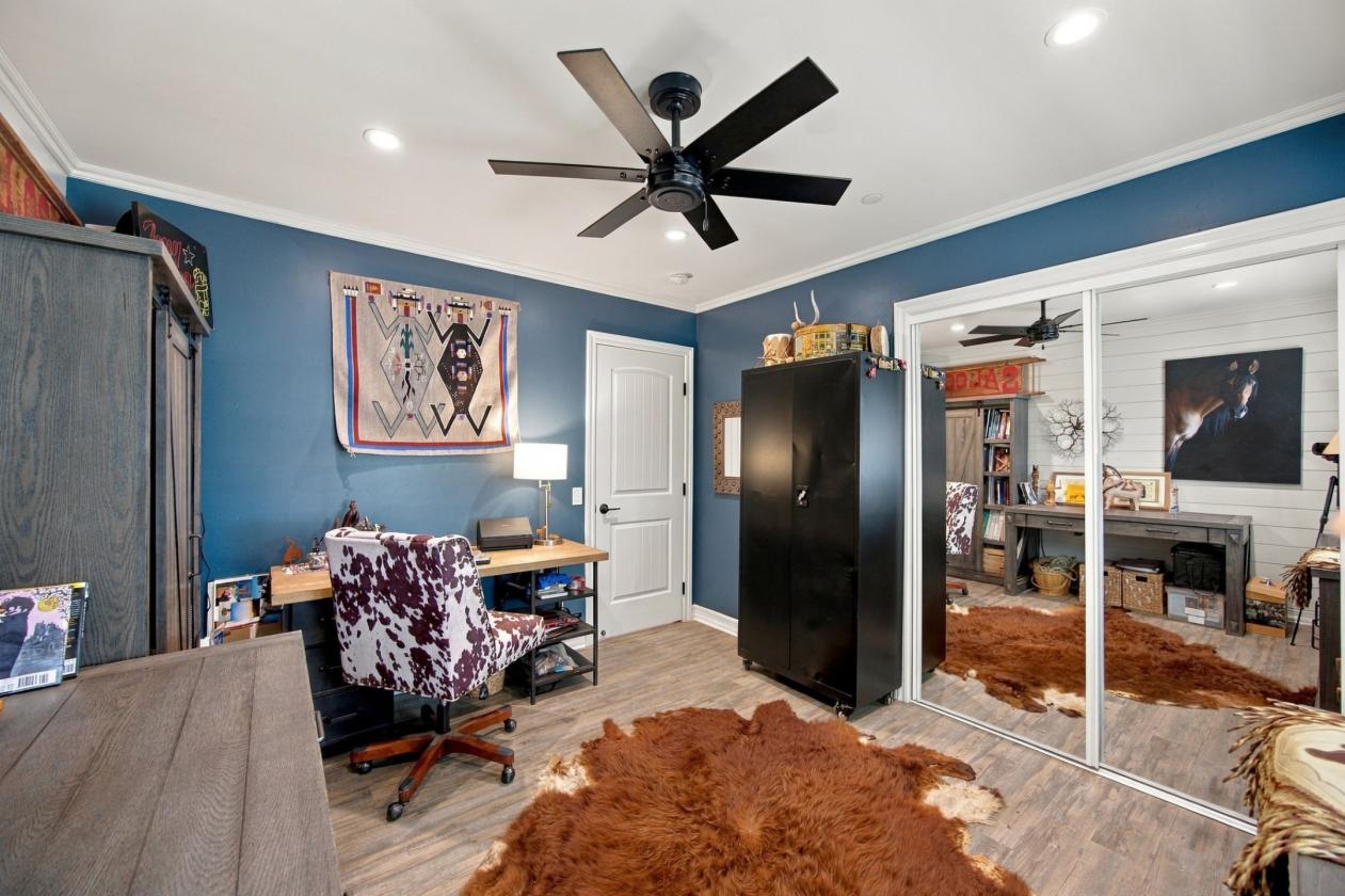 Modern Equestrian Living on 2.18 Acres - photo 10