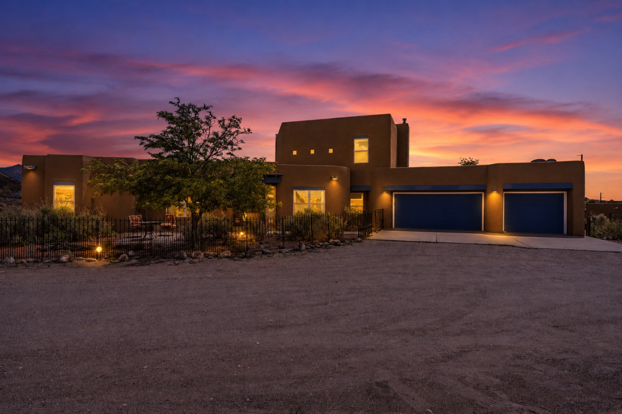 Horse property with gorgeous views - photo 1