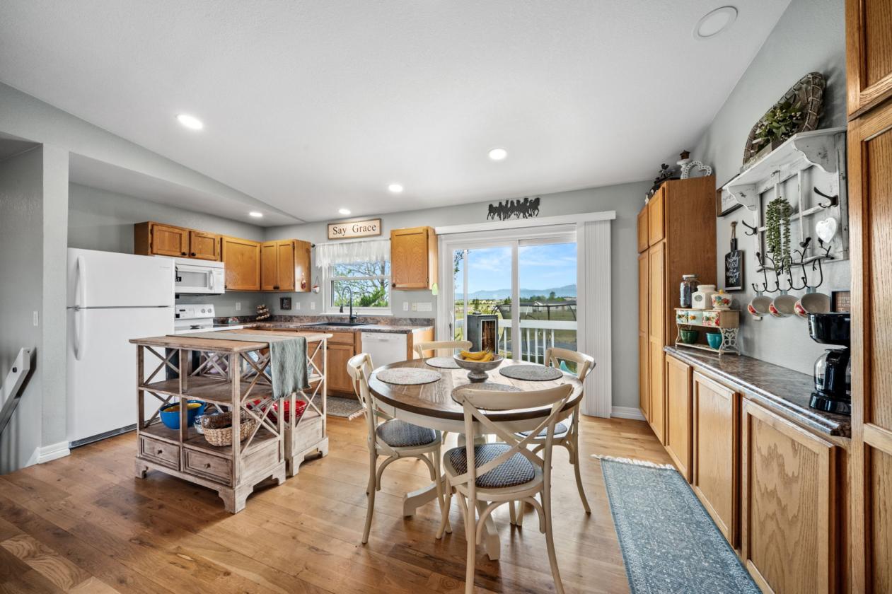 Pikes Peak Views & Horse-Ready Living - photo 5