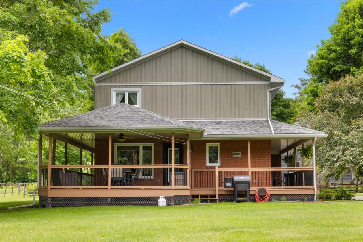 Turn Key 25.99 Acre Equestrian Property! - photo 3