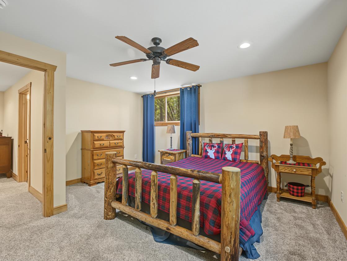 Approx 62 exceptional hunting acres w/ barndo - photo 11
